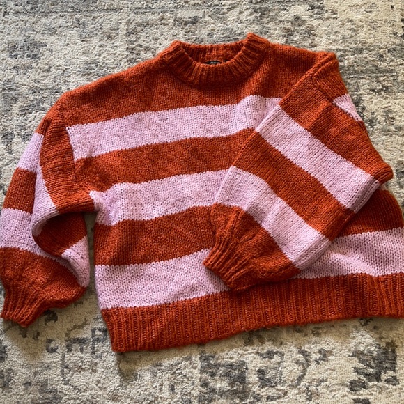 SOLD ✖️Forever 21 Ribbed Colorblock Striped Sweater Size S - Picture 4 of 7